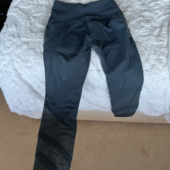 Lululemon leggings Size 8 - Dark Grey with lace style sheer detail - Picture 5 of 5